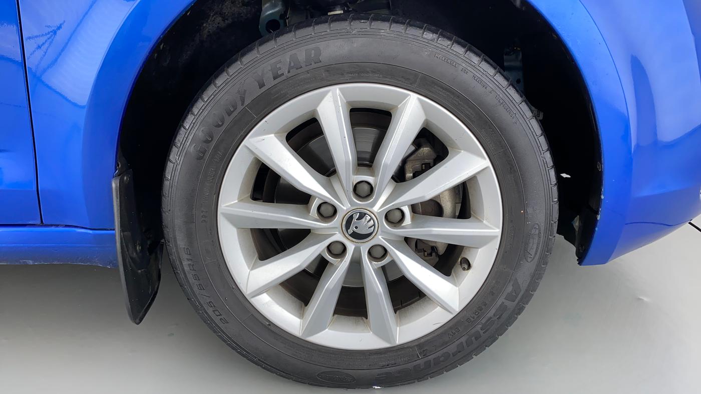 2014 Skoda Octavia ELEGANCE 2.0 TDI CR AT, Diesel, Automatic, 73,594 km, Right Front Wheel