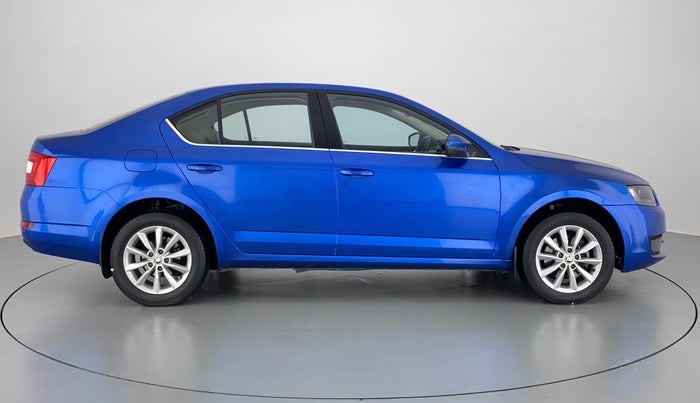 2014 Skoda Octavia ELEGANCE 2.0 TDI CR AT, Diesel, Automatic, 73,594 km, Right Side View