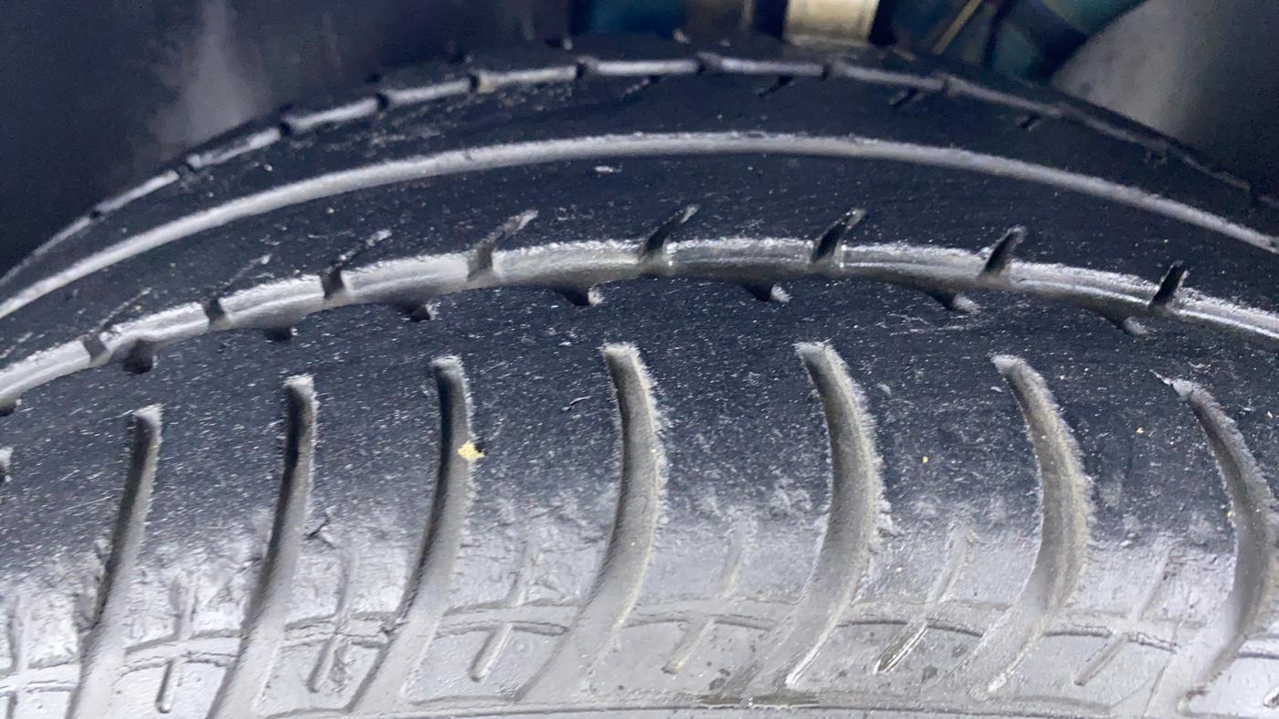 2014 Skoda Octavia ELEGANCE 2.0 TDI CR AT, Diesel, Automatic, 73,594 km, Left Front Tyre Tread