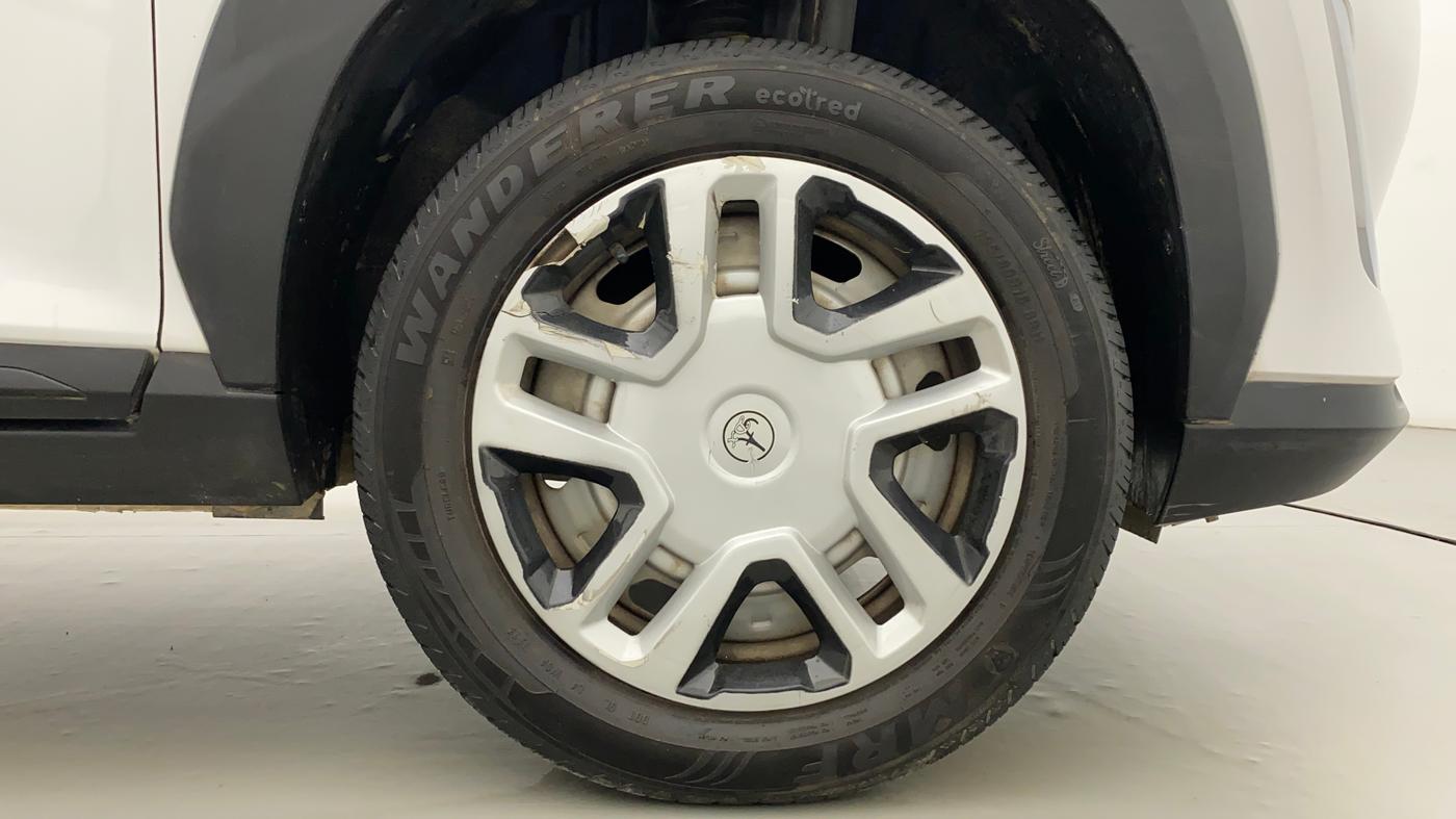 2023 Nissan MAGNITE XE, Petrol, Manual, 15,367 km, Right Front Wheel