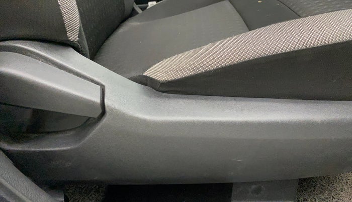 2023 Nissan MAGNITE XE, Petrol, Manual, 15,367 km, Driver Side Adjustment Panel