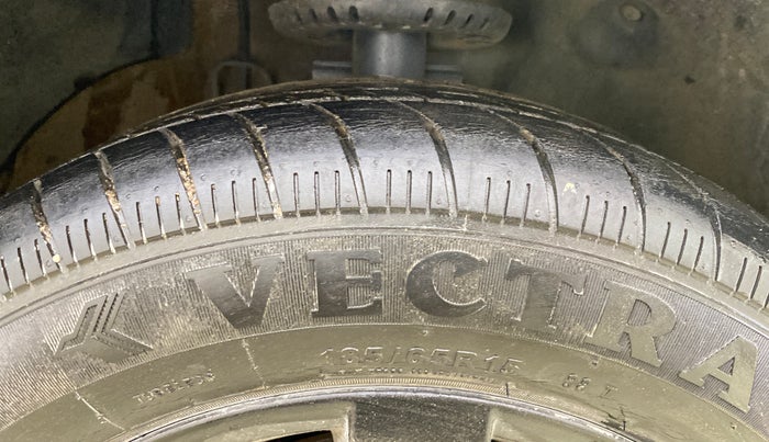 2015 Volkswagen Polo HIGHLINE1.2L, Petrol, Manual, 53,391 km, Right Front Tyre Tread