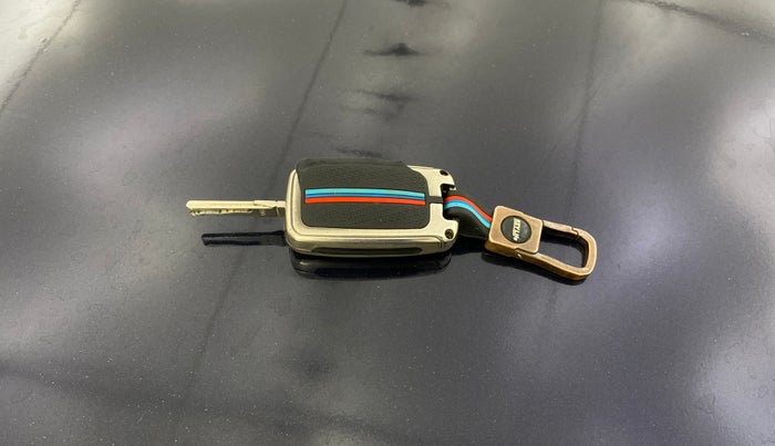 2015 Volkswagen Polo HIGHLINE1.2L, Petrol, Manual, 53,391 km, Key Close Up