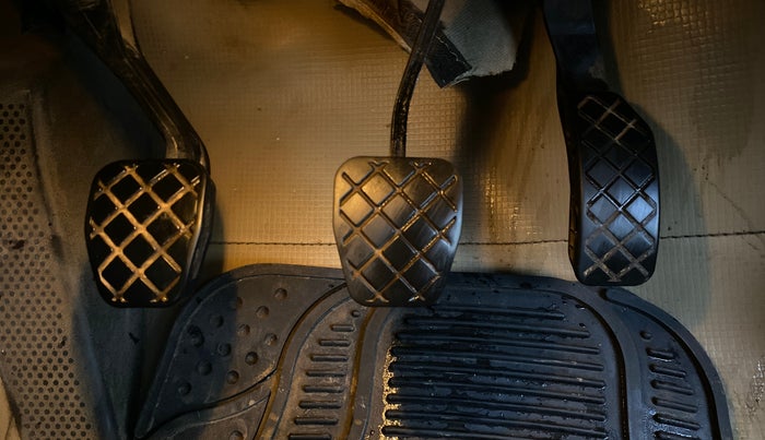 2015 Volkswagen Polo HIGHLINE1.2L, Petrol, Manual, 53,391 km, Pedals