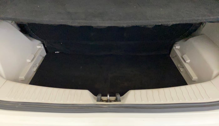 2023 Mahindra XUV300 W6 1.5 DIESEL AMT, Diesel, Automatic, 66,030 km, Boot Inside