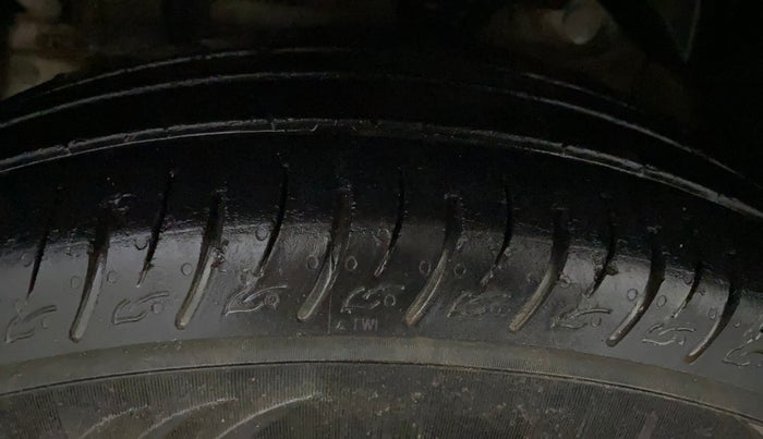 2023 Mahindra XUV300 W6 1.5 DIESEL AMT, Diesel, Automatic, 66,030 km, Left Front Tyre Tread