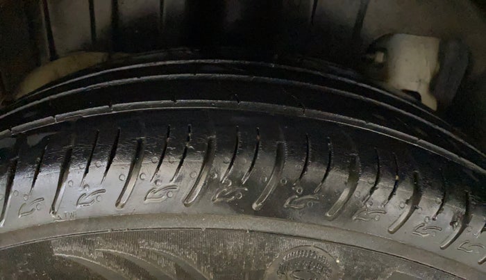 2023 Mahindra XUV300 W6 1.5 DIESEL AMT, Diesel, Automatic, 66,030 km, Right Rear Tyre Tread