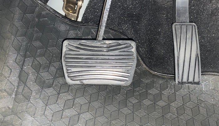 2023 Mahindra XUV300 W6 1.5 DIESEL AMT, Diesel, Automatic, 66,030 km, Pedals