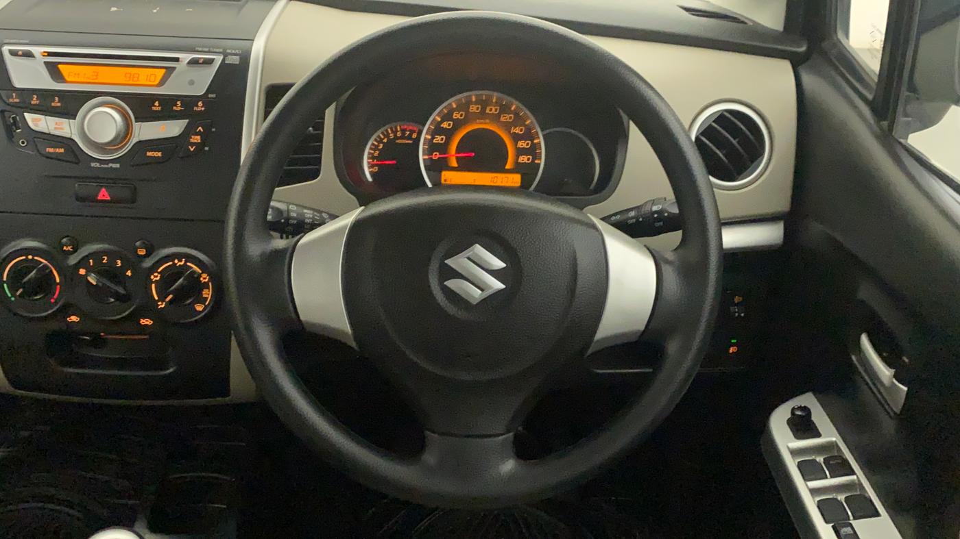 2015 Maruti Wagon R 1.0 VXI, Petrol, Manual, 10,171 km, Steering Wheel Close Up