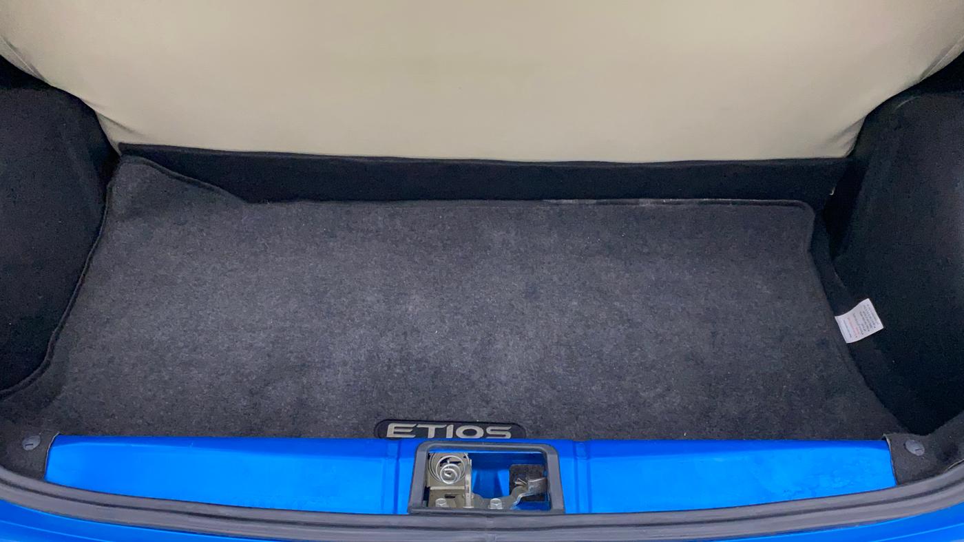 2013 Toyota Etios Liva GD SP, Diesel, Manual, 35,155 km, Boot Inside