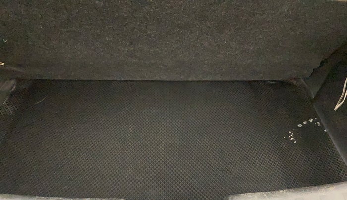 2013 Maruti Swift VXI, Petrol, Manual, 99,088 km, Boot Inside