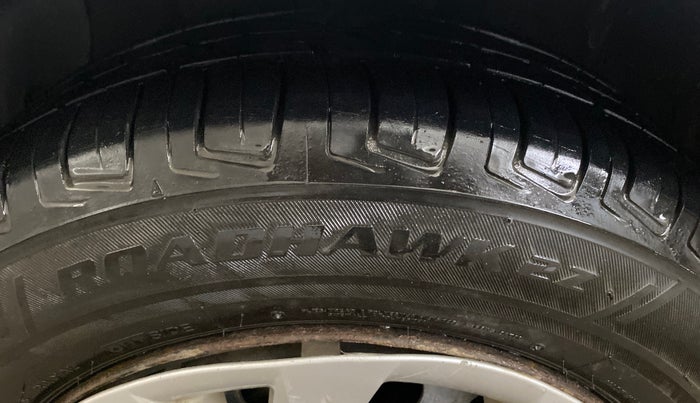 2016 Hyundai Grand i10 SPORTZ 1.2 KAPPA VTVT, CNG, Manual, 83,573 km, Left Front Tyre Tread