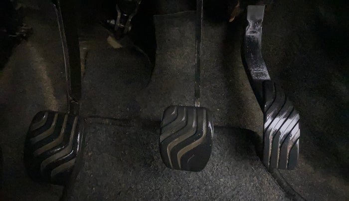 2017 Datsun Redi Go T (O), Petrol, Manual, 65,268 km, Pedals