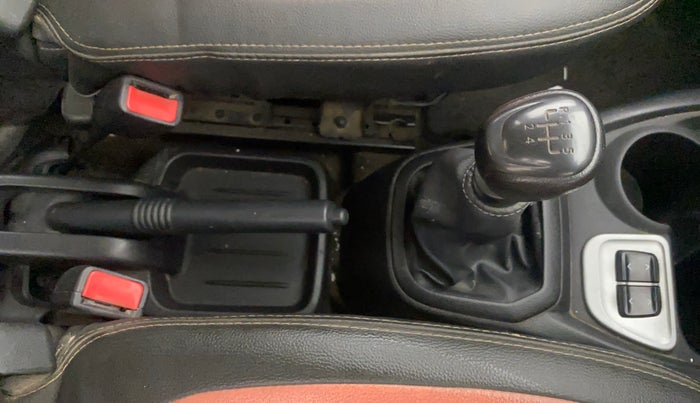 2017 Datsun Redi Go T (O), Petrol, Manual, 65,268 km, Gear Lever