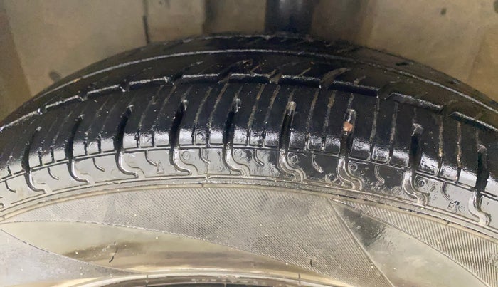 2017 Datsun Redi Go T (O), Petrol, Manual, 65,268 km, Left Front Tyre Tread