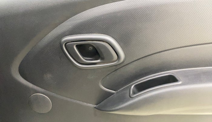 2017 Datsun Redi Go T (O), Petrol, Manual, 65,268 km, Driver Side Door Panels Control