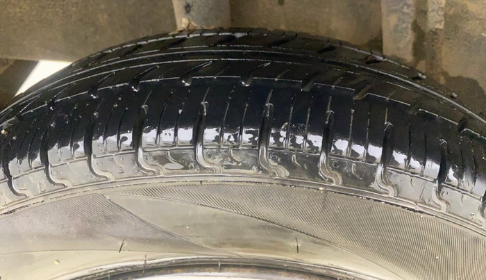 2017 Datsun Redi Go T (O), Petrol, Manual, 65,268 km, Right Rear Tyre Tread