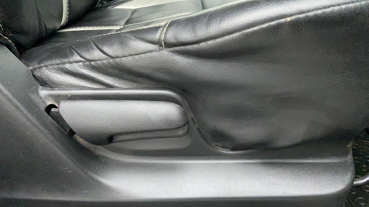 2017 Maruti Swift LXI D, Petrol, Manual, 33,174 km, Driver Side Adjustment Panel