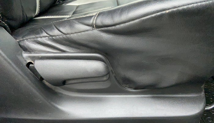 2017 Maruti Swift LXI D, Petrol, Manual, 33,174 km, Driver Side Adjustment Panel
