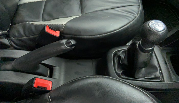 2017 Maruti Swift LXI D, Petrol, Manual, 33,174 km, Gear Lever