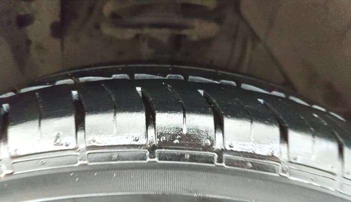 2018 Maruti Vitara Brezza VDI (O), Diesel, Manual, 61,889 km, Right Front Tyre Tread