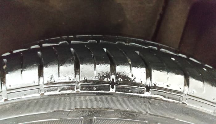 2018 Maruti Vitara Brezza VDI (O), Diesel, Manual, 61,889 km, Left Rear Tyre Tread