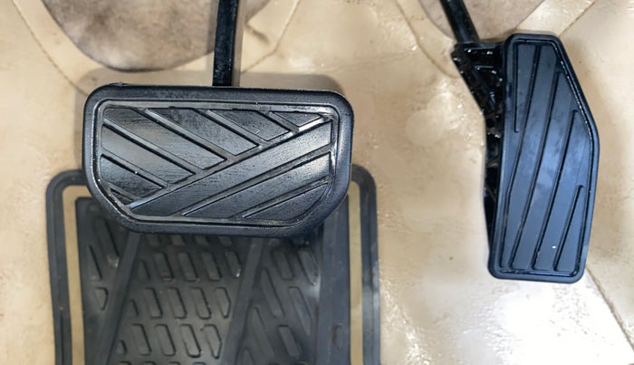 2019 Maruti Dzire ZXI AMT, Petrol, Automatic, 43,752 km, Pedals