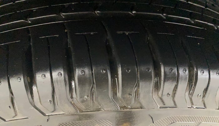 2019 Maruti Dzire ZXI AMT, Petrol, Automatic, 43,752 km, Right Rear Tyre Tread