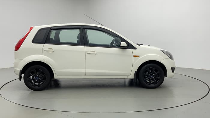 2011 Ford Figo 1.4 TITANIUM DURATORQ, Diesel, Manual, 1,32,110 km, Right Side View