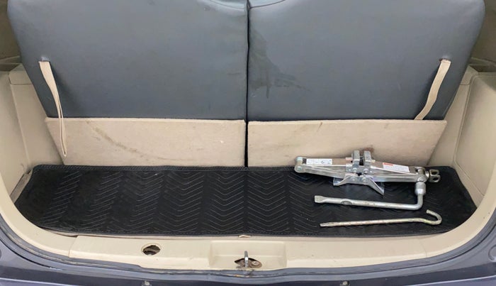 2016 Maruti Ertiga VXI, Petrol, Manual, 75,759 km, Boot Inside