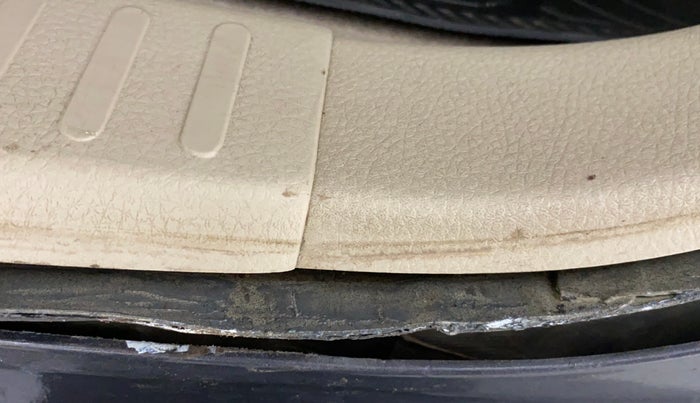 2016 Maruti Ertiga VXI, Petrol, Manual, 75,759 km, Dicky (Boot door) - Slightly rusted