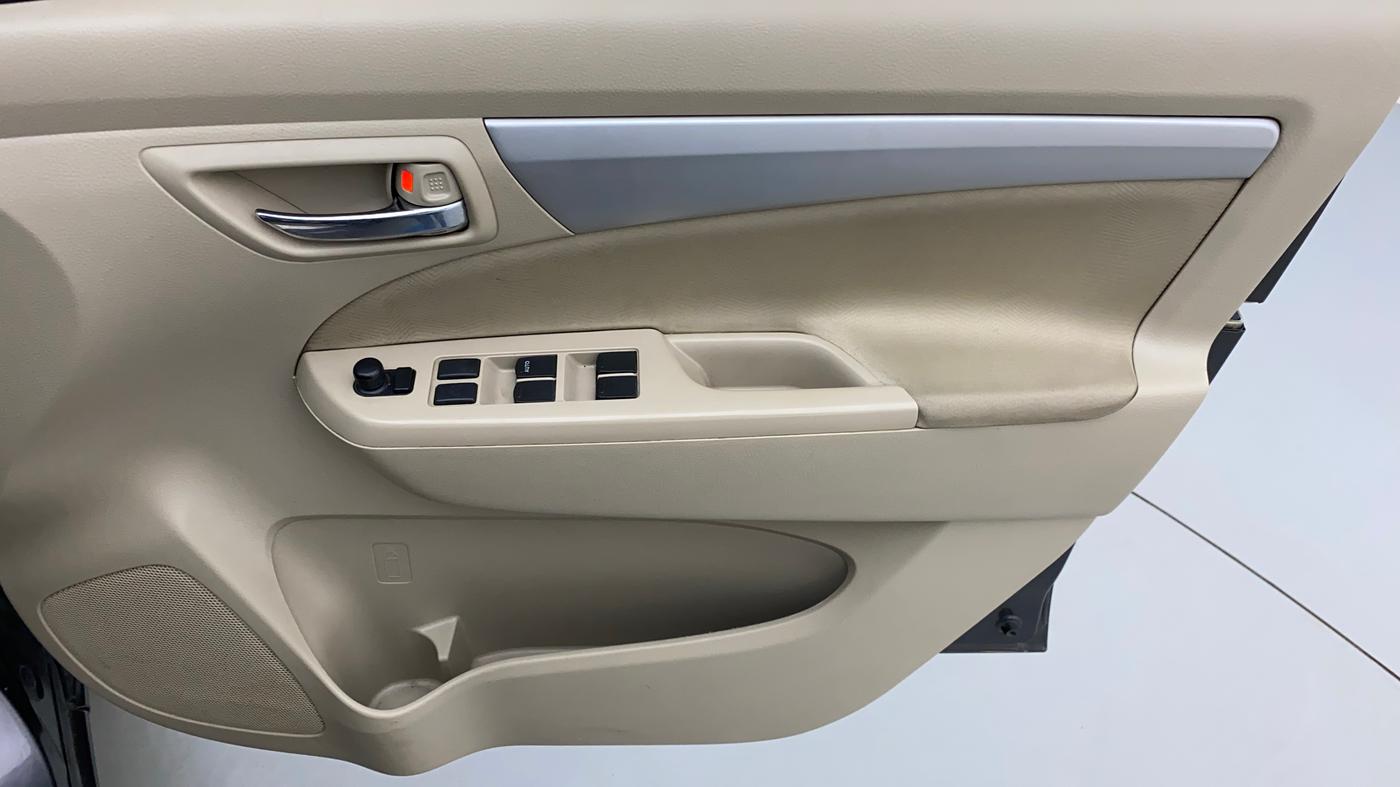 2016 Maruti Ertiga VXI, Petrol, Manual, 75,759 km, Driver Side Door Panels Control