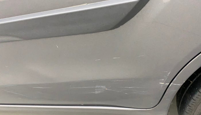 2016 Maruti Ertiga VXI, Petrol, Manual, 75,759 km, Rear left door - Slightly dented