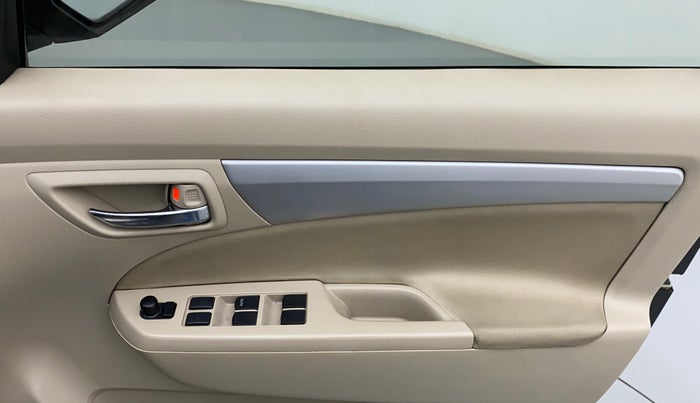 2016 Maruti Ertiga VXI, Petrol, Manual, 75,759 km, Right front window switch / handle - Power window makes minor noise