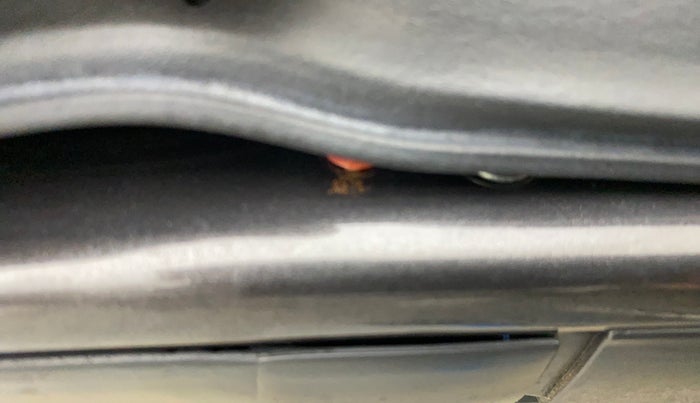 2016 Maruti Ertiga VXI, Petrol, Manual, 75,759 km, Front passenger door - Slight discoloration