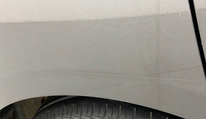 2016 Maruti Ertiga VXI, Petrol, Manual, 75,759 km, Right quarter panel - Minor scratches