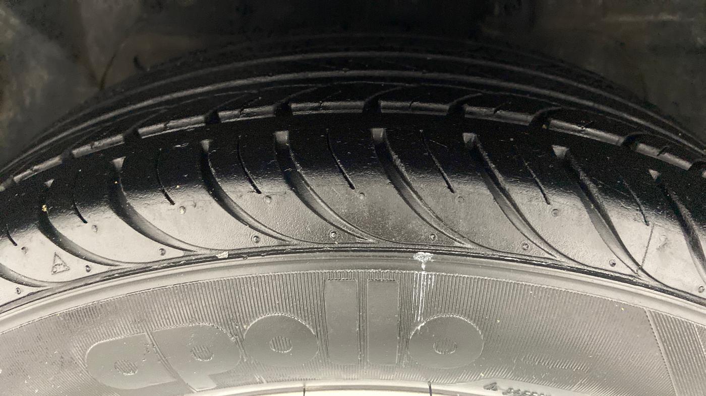 2018 Ford Figo Aspire 1.2 TITANIUM PETROL, Petrol, Manual, 20,556 km, Left Front Tyre Tread