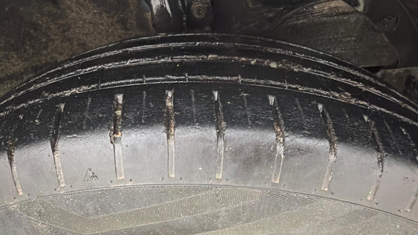 2023 Toyota Glanza S, Petrol, Manual, 77,184 km, Right Front Tyre Tread