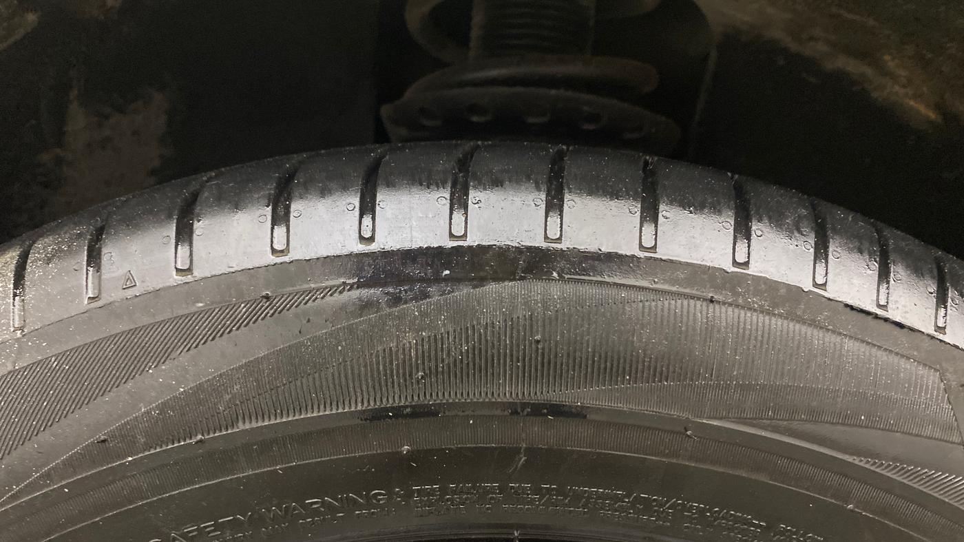 2022 Tata Safari XZ PLUS 6S KAZIRANGA, Diesel, Manual, 97,985 km, Left Front Tyre Tread