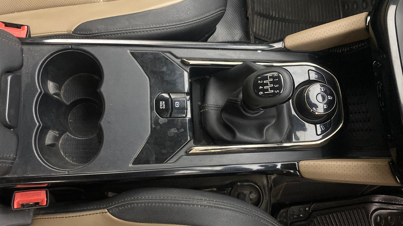 2022 Tata Safari XZ PLUS 6S KAZIRANGA, Diesel, Manual, 97,985 km, Gear Lever