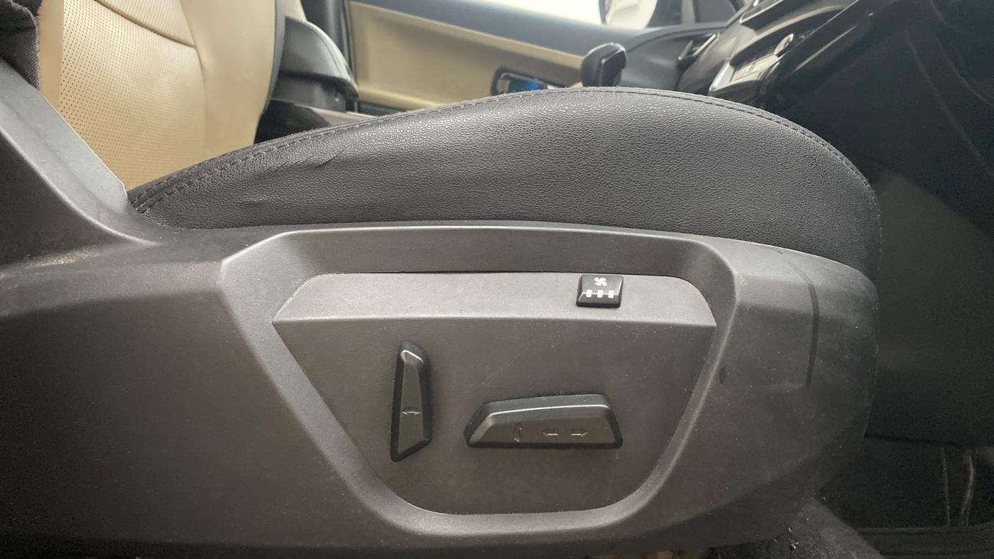 2022 Tata Safari XZ PLUS 6S KAZIRANGA, Diesel, Manual, 97,985 km, Driver Side Adjustment Panel