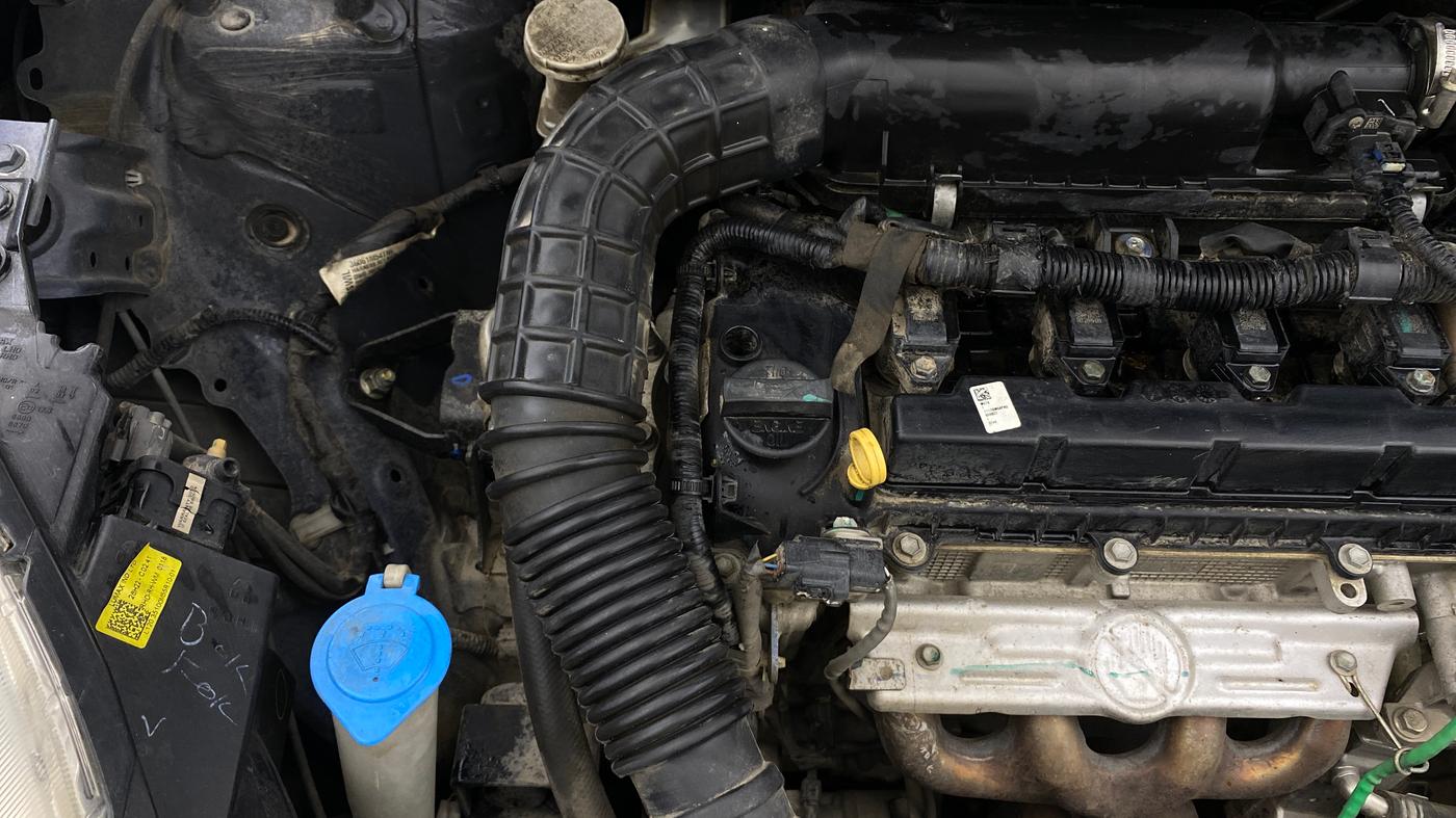 2022 Maruti Dzire ZXI AMT, Petrol, Automatic, 1,10,380 km, Engine View - Right