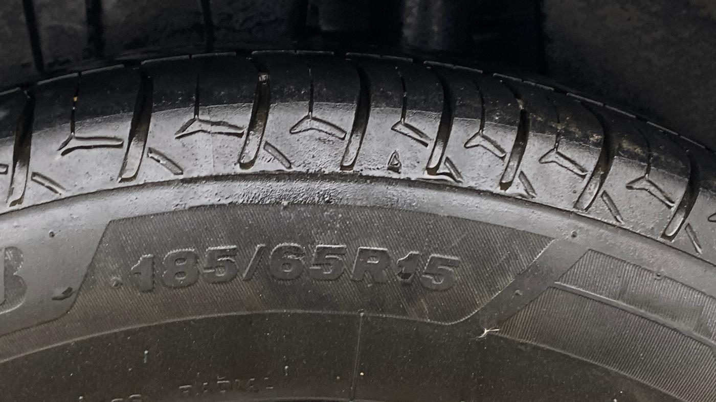 2022 Maruti Dzire ZXI AMT, Petrol, Automatic, 1,10,380 km, Left Rear Tyre Tread