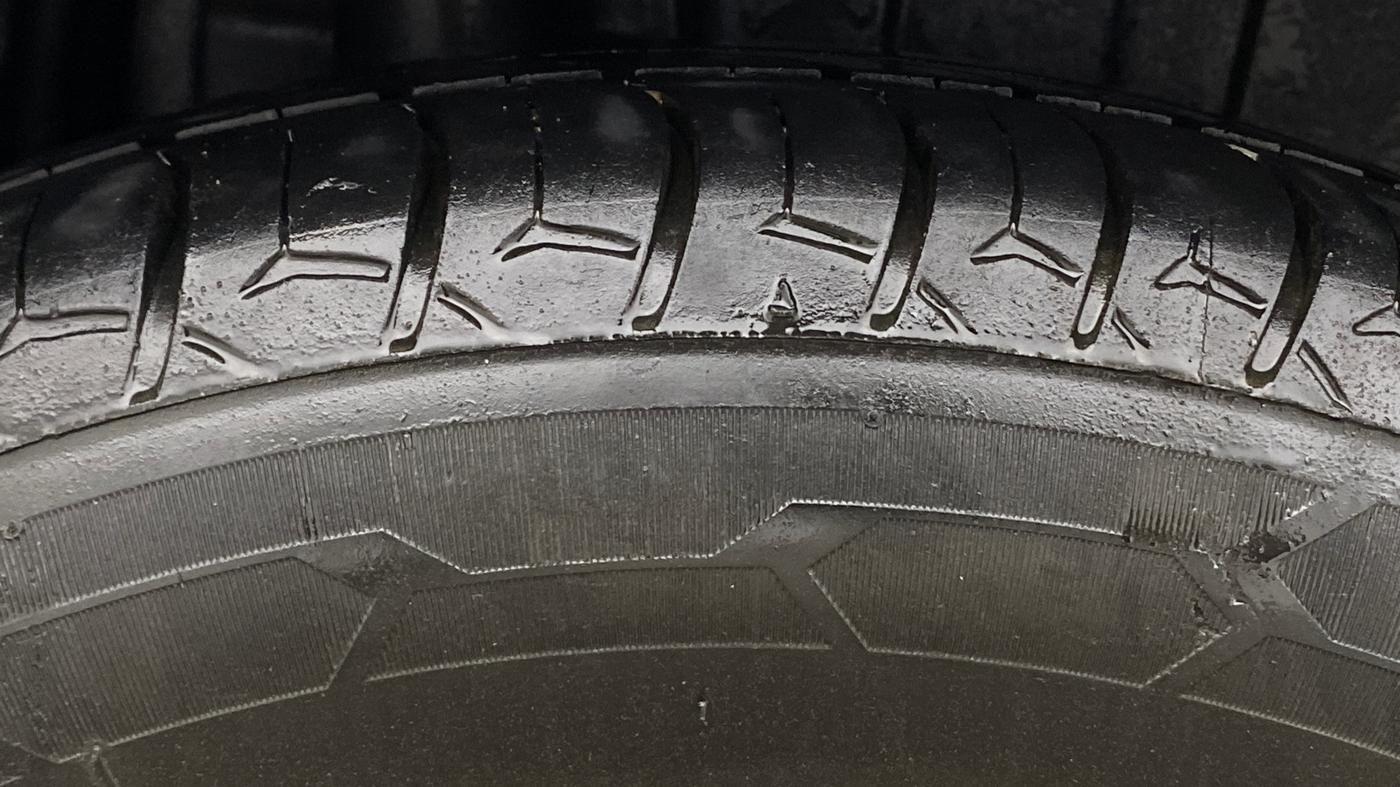 2022 Maruti Dzire ZXI AMT, Petrol, Automatic, 1,10,380 km, Right Rear Tyre Tread