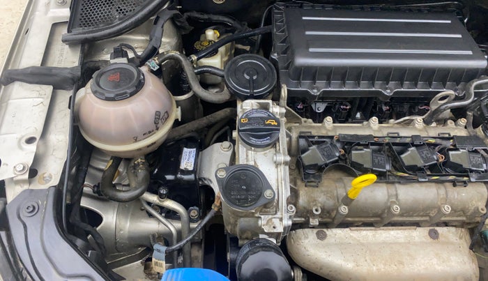 2017 Skoda Rapid AMBITION 1.6 MPI AT, Petrol, Automatic, 73,569 km, Engine View - Right