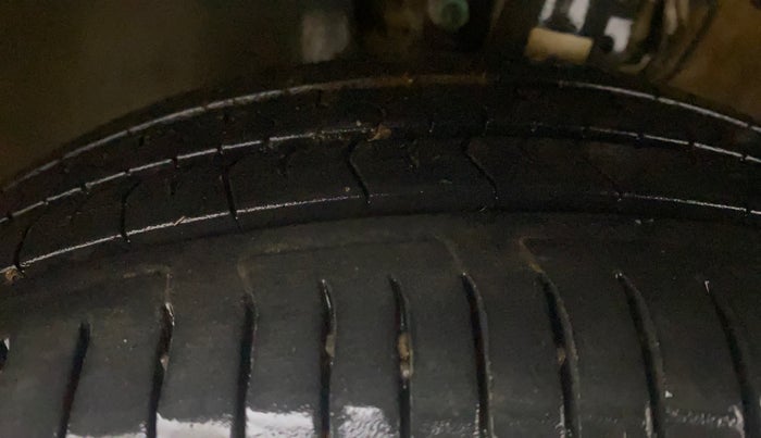 2017 Skoda Rapid AMBITION 1.6 MPI AT, Petrol, Automatic, 73,569 km, Left Front Tyre Tread