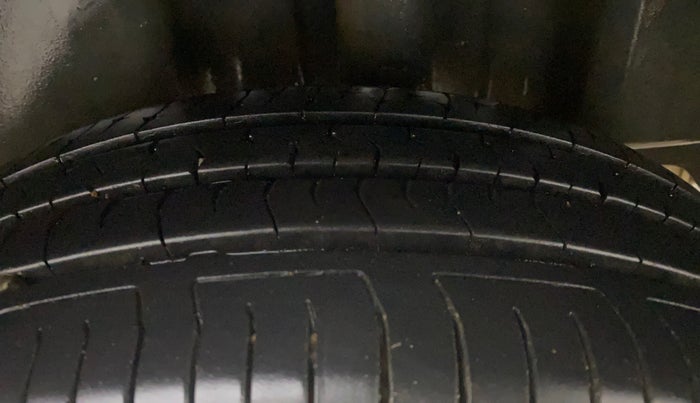 2017 Skoda Rapid AMBITION 1.6 MPI AT, Petrol, Automatic, 73,569 km, Left Rear Tyre Tread