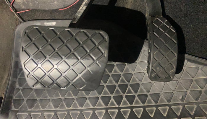 2017 Skoda Rapid AMBITION 1.6 MPI AT, Petrol, Automatic, 73,569 km, Pedals