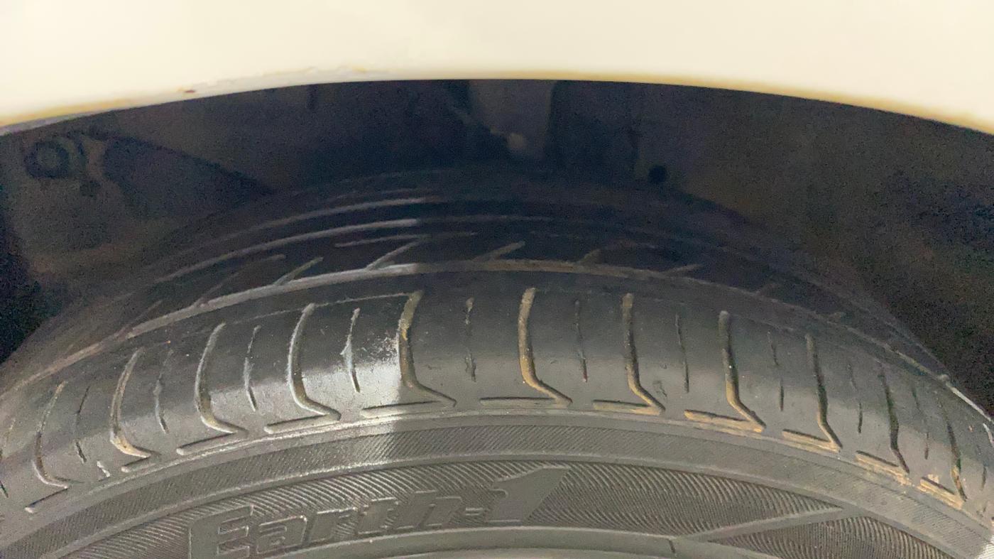 2015 Honda Amaze 1.2L I-VTEC VX, Petrol, Manual, 45,112 km, Left Front Tyre Tread