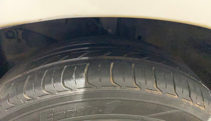 2015 Honda Amaze 1.2L I-VTEC VX, Petrol, Manual, 45,099 km, Left Front Tyre Tread